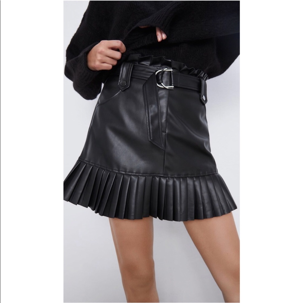 ZARA Pleated Faux Leather Pleated Mini Skirt - Picture 12 of 16